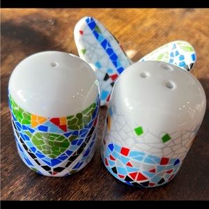 Antoni Gaudi 1852-1926 Mosaic Mini Salt &pepper & butterfly shape bottle stopper